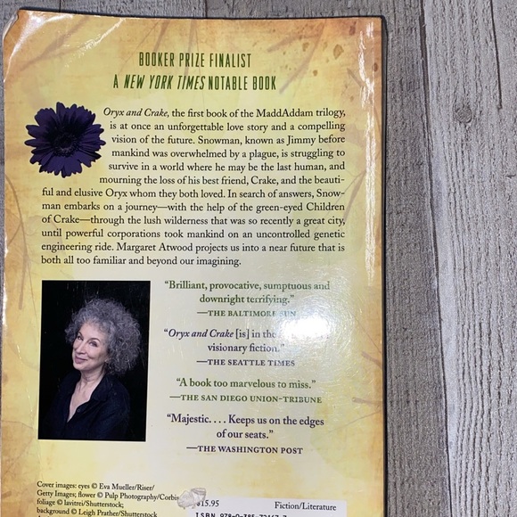 Oryx & Crake by Margaret Atwood novel book - Picture 7 of 8